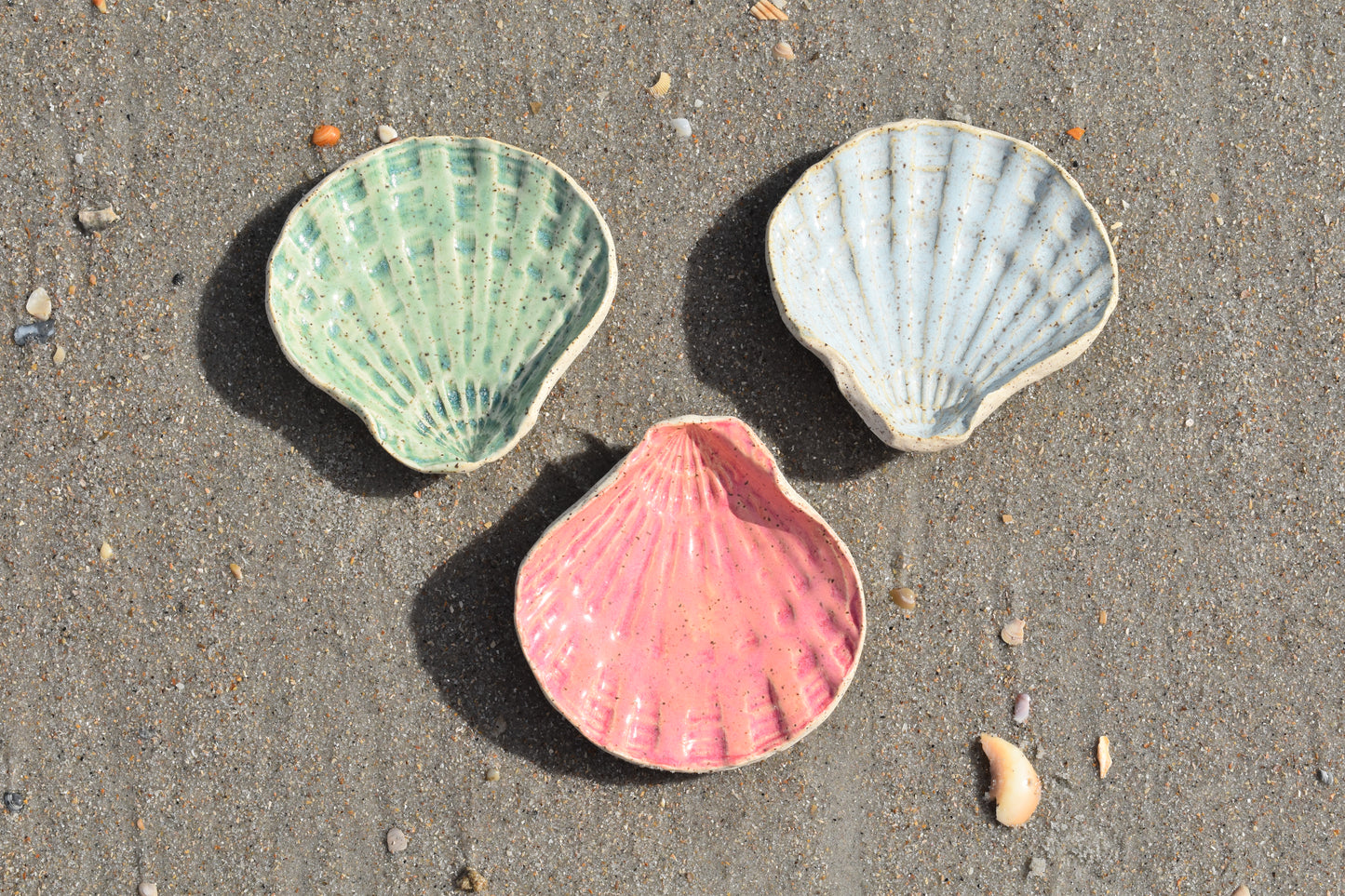 Speckled Ceramic Scallop Tray
